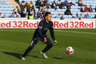 Blackpool 'dan Ian Poveda 29 Ekim 202' de Coventry City 'nin Coventry Building Society Arena' da Blackpool 'a karşı oynadığı Gökyüzü İddia Şampiyonası maçında ısınıyor.