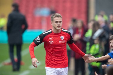 Barnsley 'den Josh Benson # 10 numaralı maç öncesi ısınma maçında Sky Bet 1 maçında Barnsley, Oakwell, Barnsley, İngiltere' de Green Rovers 'a karşı 29 Ekim 202