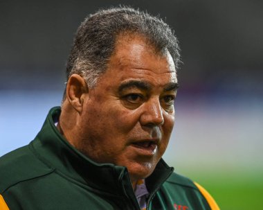 Avustralya Rugby Ligi Dünya Kupası 2021 karşılaşması öncesinde oynanan maç öncesi Avustralya teknik direktörü Mal Meninga, St Helens, İngiltere 'de oynanan Wicked Stadyumu' nda Avustralya ile oynanan karşılaşma, 29 Ekim 202