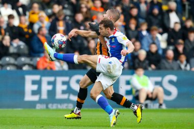 Blackburn Rovers 'dan Harry Pickering # 3 ve Dimitrios Pelkas # 20 of Hull City # Hull Bet Şampiyonası maçında Hull City - Blackburn Rovers, MKM Stadyumu, Hull, Birleşik Krallık, 29 Ekim 202