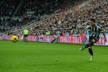 Newcastle 'dan Miguel Almirn # 24 Premier League maçı sırasında Newcastle United, Aston Villa' ya karşı St. James 's Park, Newcastle, Birleşik Krallık, 29 Ekim 2022