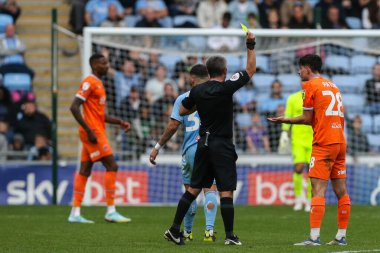 Blackpool 'dan Charlie Patino 29 Ekim 202' de Coventry City 'nin Coventry Building Society Arena' da Blackpool 'a karşı oynadığı Sky Bet Şampiyonası maçında sarı kart gösterdi.