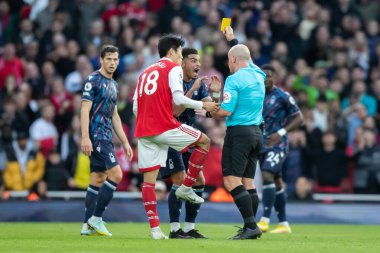 Nottingham Ormanı 'ndan Morgan Gibbs-White # 10 Premier League maçı sırasında Londra, Birleşik Krallık' taki Emirates Stadyumu 'nda Arsenal Nottingham Forest' a karşı oynadığı maçta rezervasyon yaptıktan sonra suçsuzluğunu kabul etti.