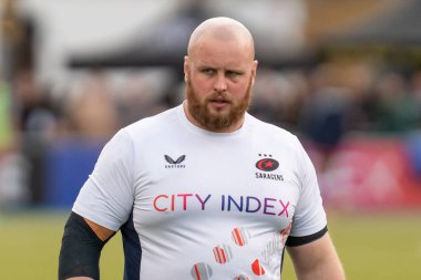  30 Ekim 202 'de Londra' daki StoneX Stadyumu 'nda oynanan Gallagher Premiership maçından önce ısınan 3 numaralı Hıristiyan yargıç Saracens, Satış Köpekbalıklarına karşı.