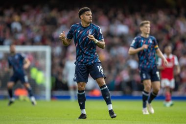 Nottingham Ormanı 'ndan Morgan Gibbs-White # 10 Premier League maçında Arsenal Nottingham Ormanı' na karşı Emirates Stadyumu, Londra, 30 Ekim 202