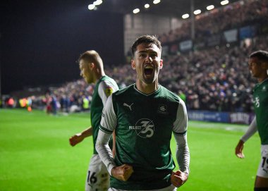 Gol Plymouth Argyle forveti Ryan Hardie (9), 31 Ekim 202 tarihinde İngiltere 'nin Plymouth kentinde oynanan Sky Bet 1 karşılaşmasında 3-2' lik galibiyet golünü kutluyor.