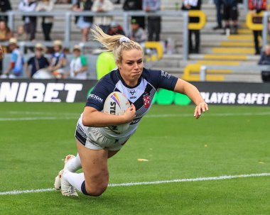 Grace Field England, İngiltere Bayanlar Rugby Ligi 2021 Dünya Kupası 'nda 1 Kasım 202' de Headingley Stadyumu, Leeds 'te oynanan karşılaşmaya hak kazandı.