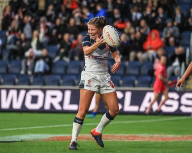 Tara Jones England, İngiltere 'nin 1 Kasım 202' de Headingley Stadyumu 'nda oynanan 2021 Bayanlar Rugby Dünya Kupası karşılaşmasında şansını kutluyor.