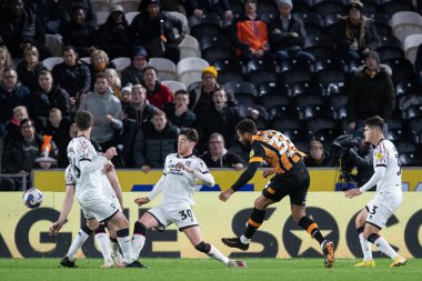 Hull City 'den Cyrus Christie 1-1 kazanarak 1-1 kazandı. Hull City, Middlesbrough' a karşı 1 Kasım 202 'de MKM Stadyumu' nda oynanan maçta.