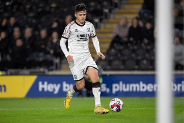 Middlesbrough 'dan Ryan Giles, 1 Kasım 202' de MKM Stadyumu 'nda Hull City Middlesbrough' a karşı oynanan Sky Bet Şampiyonası 'nda 1-3' lük skora ulaştı.