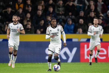Middlesbrough 'dan Isaiah Jones 1 Kasım 202' de MKM Stadyumu 'nda Hull City ile Middlesbrough arasındaki Sky Bet Şampiyonası maçında top üzerinde.