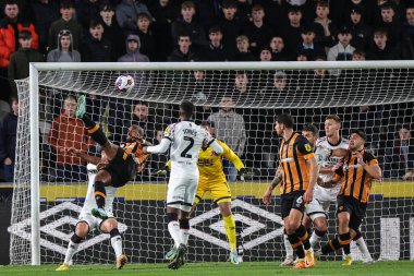 Hull City 'den Oscar Estupin 1 Kasım 2022' de Hull City, Hull, Middlesbrough 'a karşı oynanan Sky Bet Şampiyonası maçında gol vuruşu yapıyor.