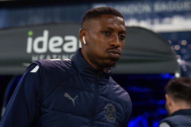 Blackpool 'dan Marvin Ekpiteta, The Hawthorns' a karşı West Bromwich Albion, West Bromwich, Birleşik Krallık 'ta 1 Kasım 202' de oynanan Blackpool maçının önünde Hawthorns 'a vardı.