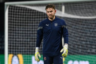 Blackpool 'dan Chris Maxwell # 1. Maç öncesi ısınma turu sırasında West Bromwich Albion, Blackpool' a karşı The Hawthorns, West Bromwich, İngiltere, 1 Kasım 202