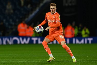 Blackpool 'dan Sonny Carey # 16, Sky Bet Şampiyonası maçı sırasında West Bromwich Albion, Blackpool' a karşı The Hawthorns, West Bromwich, İngiltere, 1 Kasım 202