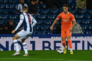 Blackpool 'dan Jerry Yates, 1 Kasım 202' de İngiltere 'nin Hawthorns kentinde oynanan West Bromwich Albion-Blackpool maçında maç sırasında oyunda.