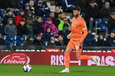 Blackpool 'dan Gary Madine 1 Kasım 202' de West Bromwich Albion ile The Hawthorns, West Bromwich, İngiltere 'de oynanan Blackpool maçında maç sırasında hareket halindeydi.