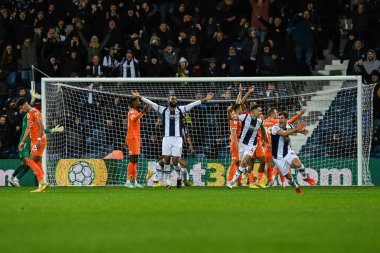 West Bromwich Albion oyuncuları, 1 Kasım 202 'de İngiltere' nin Hawthorns kentinde oynanan West Bromwich Albion-Blackpool maçında gollerini kutluyorlar.