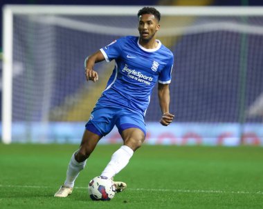 Birmingham City 'den Auston Trusty 2 Kasım 202' de St Andrews, Birmingham 'da Birmingham City ile Millwall arasındaki Sky Bet Şampiyonası maçında pas attı.