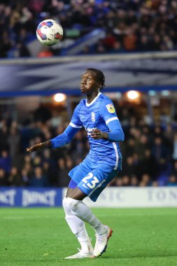 Birmingham City 23 numaralı Emmanuel Longelo, 2 Kasım 202 'de St Andrews, Birmingham' da Birmingham City ile Millwall arasındaki Gökyüzü İddia Şampiyonası maçında gözünü toptan ayırmıyor.