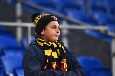 Cardiff City Stadyumu, Cardiff, İngiltere 'de 2 Kasım 202' de oynanan Sky Bet Şampiyonası maçında genç Watford taraftarı.