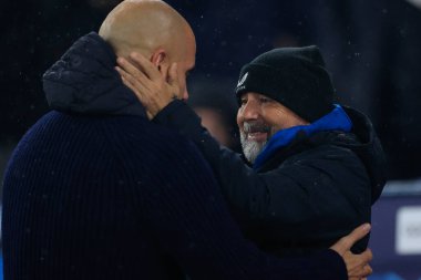 Manchester City teknik direktörü Pep Guardiola, UEFA Şampiyonlar Ligi maçında Sevilla koçu Jorge Sampaoli 'yi Etihad Stadyumu' nda karşıladı.