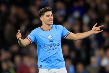 Manchester City 'den Julian Alvarez 2 Kasım 202' de Etihad Stadyumu 'nda oynanan UEFA Şampiyonlar Ligi maçında 2-1' lik skoru kutluyor.