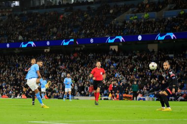 Manchester City 'den Riyad Mahrez 2 Kasım 202' de Etihad Stadyumu 'nda oynanan UEFA Şampiyonlar Ligi maçında 3-1 berabere kaldı.
