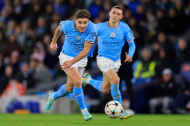 Manchester City 'den Julian Alvarez 2 Kasım 202 tarihinde Etihad Stadyumu' nda Manchester City ve Sevilla maçında topla koşar.