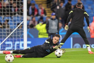 Manchester City 'den Ederson # 31 UEFA Şampiyonlar Ligi karşılaşması öncesinde Etihad Stadyumu' nda Manchester City - Sevilla maçı, 2 Kasım 202