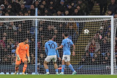 Sevilla 'nın 12 numaralı oyuncusu Rafa Mir, UEFA Şampiyonlar Ligi maçında Manchester City - Sevilla maçında 2 Kasım 202' de Etihad Stadyumu 'nda 0-1' lik skorla gol attı.