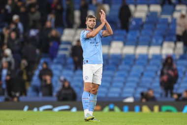 Manchester City 'den Rben Dias 2 Kasım 2022' de Etihad Stadyumu 'nda oynanan UEFA Şampiyonlar Ligi karşılaşmasında ev sahibi taraftarları alkışlıyor.