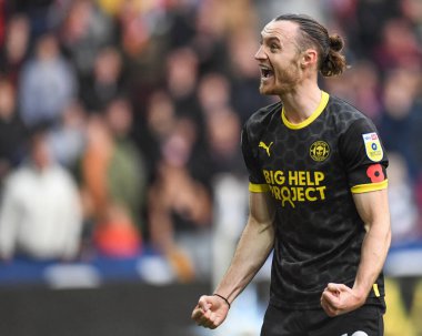 Wigan Athletic takımından Keane # 10, Wigan 'ın 5 Kasım 202' de Swansea.com Stadyumu 'nda oynanan Swansea City vs Wigan Athletic maçında Wigan' ın ikinci golünü kutlayacak.