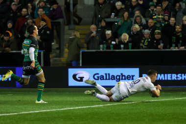 Exeter Chiefs 'ten Joe Simmonds, Gallagher Premiership maçında Northampton Saints' e karşı Exeter Chiefs maçında Franklin 's Gardens, Northampton, İngiltere' de 4 Kasım 202 'de oynadığı ikinci maçta gol attı.
