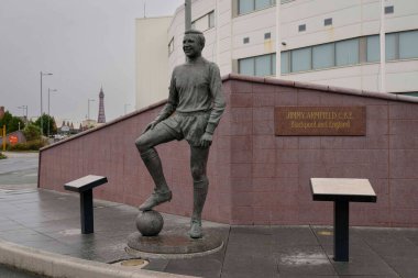 Bloomfield Road Stadyumu 'nun dışındaki Jimmy Armfield heykeli Blackpool-Luton Town maçından önceki 5 Kasım 202' de Bloomfield Road, Blackpool 'da görülüyor.