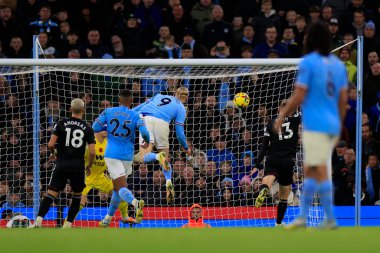 Manchester City 'nin 9 numaralı oyuncusu Erling Haaland Premier League maçında ofsayt için Manchester City' nin Fulham 'a karşı oynadığı Etihad Stadyumu' nda 5 Kasım 202 tarihinde elendi.