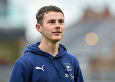 Plymouth Argyle orta saha oyuncusu Adam Randell (20), 5 Kasım 202 tarihinde Birleşik Krallık 'ta Blundell Park, Cleethorpes' ta Grimsby Town ve Plymouth Argyle arasında oynanan ilk tur karşılaşmasında