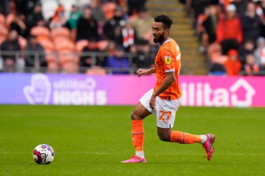 Blackpool 'un 27 numaralı Grant Ward maçı sırasında Blackpool - Luton Town maçı, Bloomfield Road, Blackpool, İngiltere, 5 Kasım 202