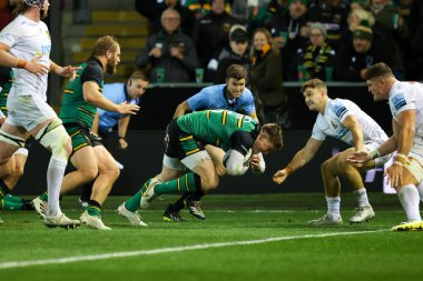 Northampton Saints 'ten Tommy Freeman, Franklin' s Gardens, Northampton 'daki çantada keklik stadyumunda oynanan Gallagher Premiership maçında kendi tarafları için hızlı bir atış cezası aldı.