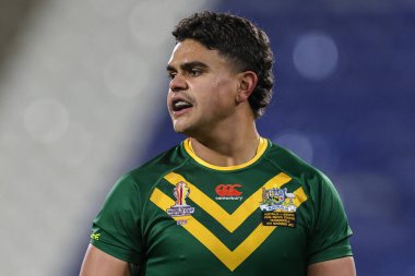 Avustralya 'dan Latrell Mitchell Rugby Ligi Dünya Kupası 2021 çeyrek final maçında John Smith' in stadyumu Huddersfield, Birleşik Krallık 'ta Avustralya ile Lübnan maçında ısındı.