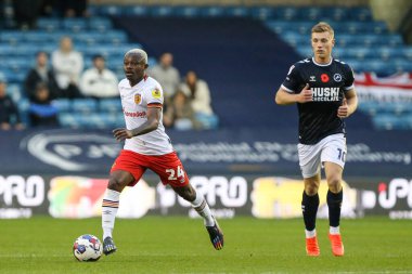 Hull City 'den Jean Michal Seri # 24 Sky Bet Şampiyonası' nda top üzerinde Millwall vs Hull City The Den, Londra 'da, 5 Kasım 2022