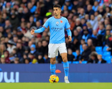 Manchester City 'den Joao Cancelo 5 Kasım 202' de Etihad Stadyumu 'nda oynanan Premier League maçında topu kontrol ediyor.