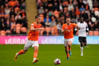 Blackpool 'dan Jerry Yates 5 Kasım 202' de Bloomfield Road, Blackpool 'da oynanan Blackpool-Luton maçında ara verdi.