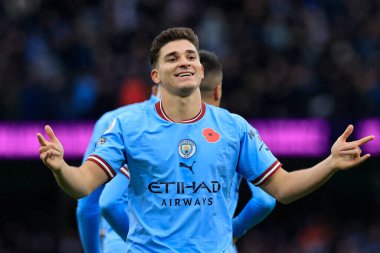 Manchester City 'den Julian Alvarez 5 Kasım 202' de Etihad Stadyumu 'nda oynanan Premier League maçında 1-0' lık skoru kutluyor.