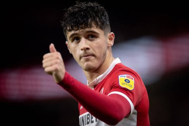 Middlesbrough 'dan Ryan Giles, Middlesbrough' un Bristol City 'e karşı oynadığı 5 Kasım 202' de oynanan Sky Bet Şampiyonası maçından sonra taraftarlarını alkışlıyor.