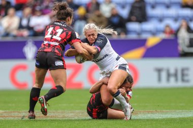 Shona Hoyle England, 5 Kasım 202 'de Wigan, İngiltere' deki DW Stadyumu 'nda oynanan Dünya Bayanlar Rugby Ligi Dünya Kupası karşılaşmasında Kanadalı Gabrielle Hindley tarafından yenildi.