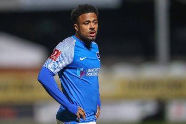 Josh Koroma # 27 of Portsmouth, Birleşik Krallık 'ın başkenti Hereford' da oynanan birinci tur karşılaşmasında Hereford FC, Portsmouth 'a karşı.