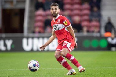 Middlesbrough 'dan Tommy Smith 5 Kasım 202' de Riverside Stadyumu 'nda Middlesbrough ile Bristol City arasındaki Sky Bet Şampiyonası maçında pas veriyor.