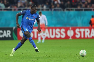 UEFA Avrupa Konferansı Ligi karşılaşması sırasında Joyskim Dawa, 3 Kasım 2022 'de Bükreş' in başkenti Arena Naional 'de FCSB ile West Ham United' a karşı.