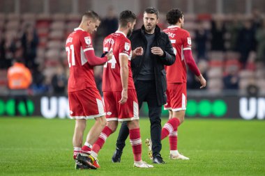 Middlesbrough 'un Michael Carrick teknik direktörü, Middlesbrough-Bristol City maçından sonra Middlesbrough, Middlesbrough, Birleşik Krallık' ta oyuncularıyla konuşuyor.
